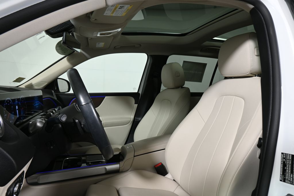 Thumbnail: 2022 Mercedes-Benz GLB - 15