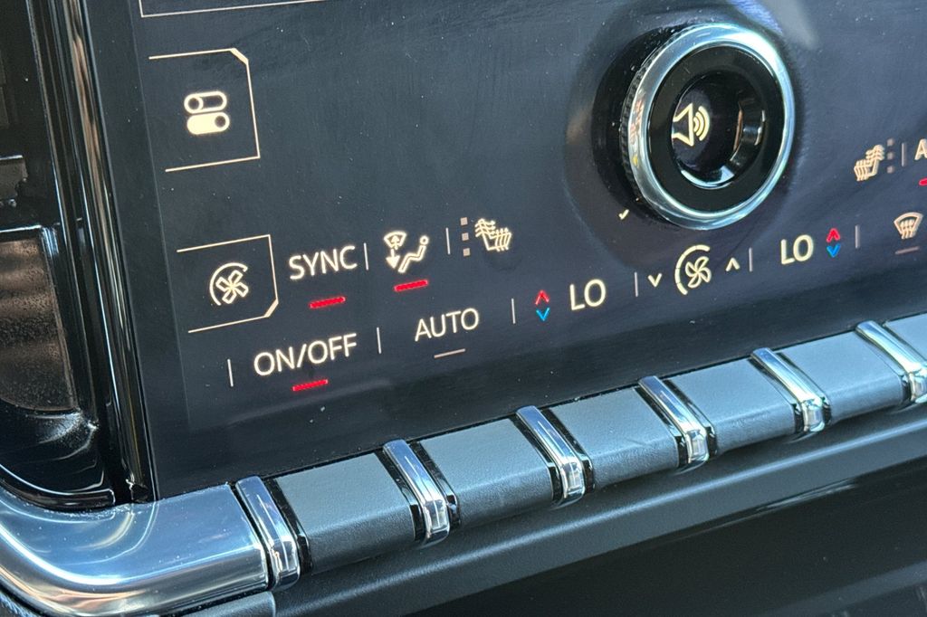 used 2025 GMC Yukon car, priced at $71,984