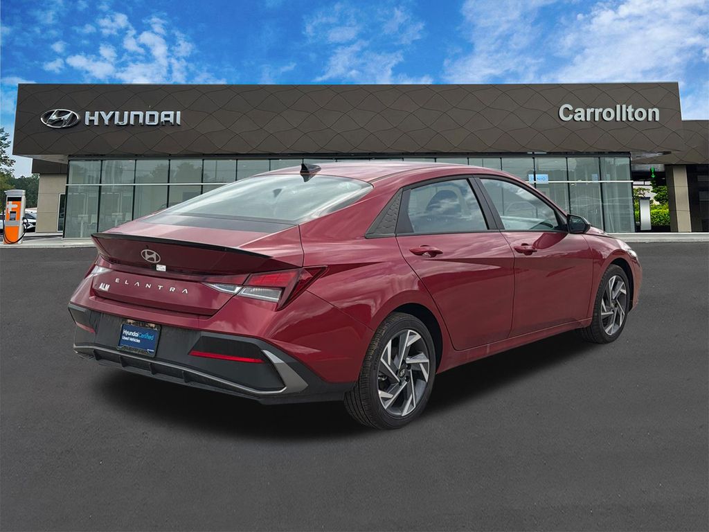 Used 2025 Red Hyundai SEL Sport image 3