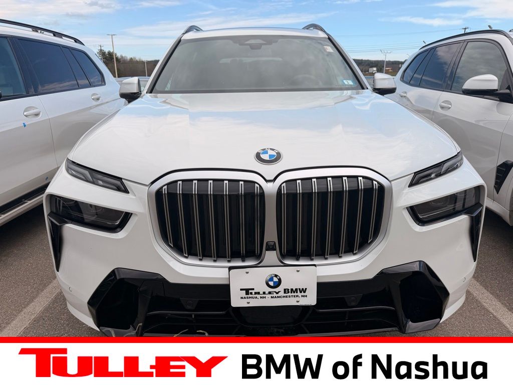Mineral White Metallic 2026 BMW X7 xDrive40i SUV / Crossover All-Wheel Drive 8-Speed Automatic