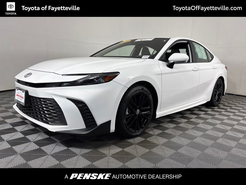  2025 Toyota Camry SE FWD   
