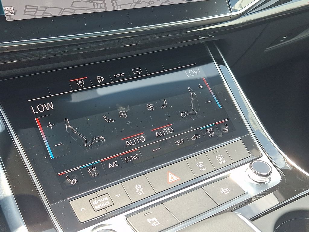 Thumbnail: 2025 Audi Q8 - 16