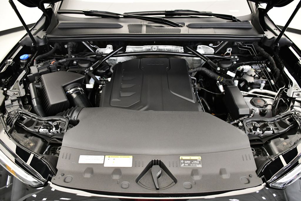 Thumbnail: 2025 Audi Q5 - 11