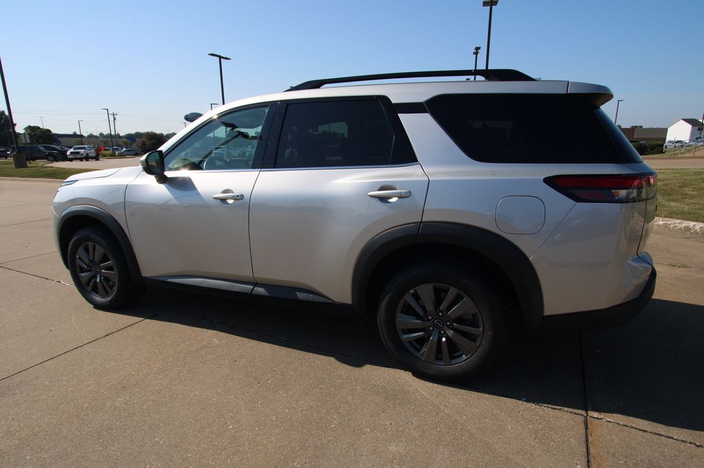 Used 2025 Nissan Pathfinder SUV