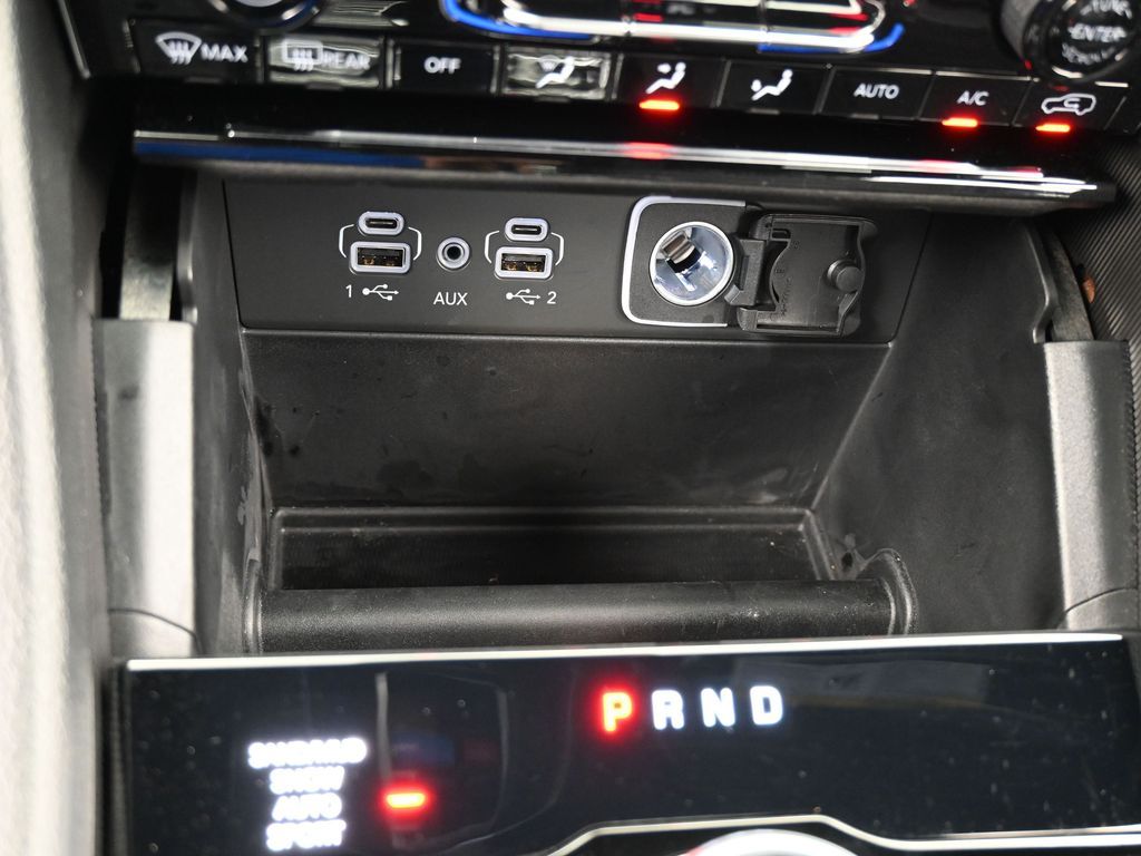 Used 2024 Midnight Sky Jeep Limited image 26