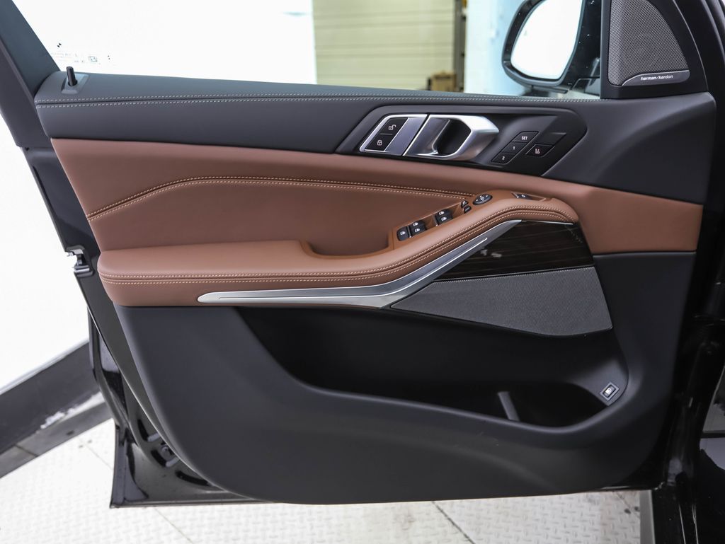 Thumbnail: 2026 BMW X5 - 9