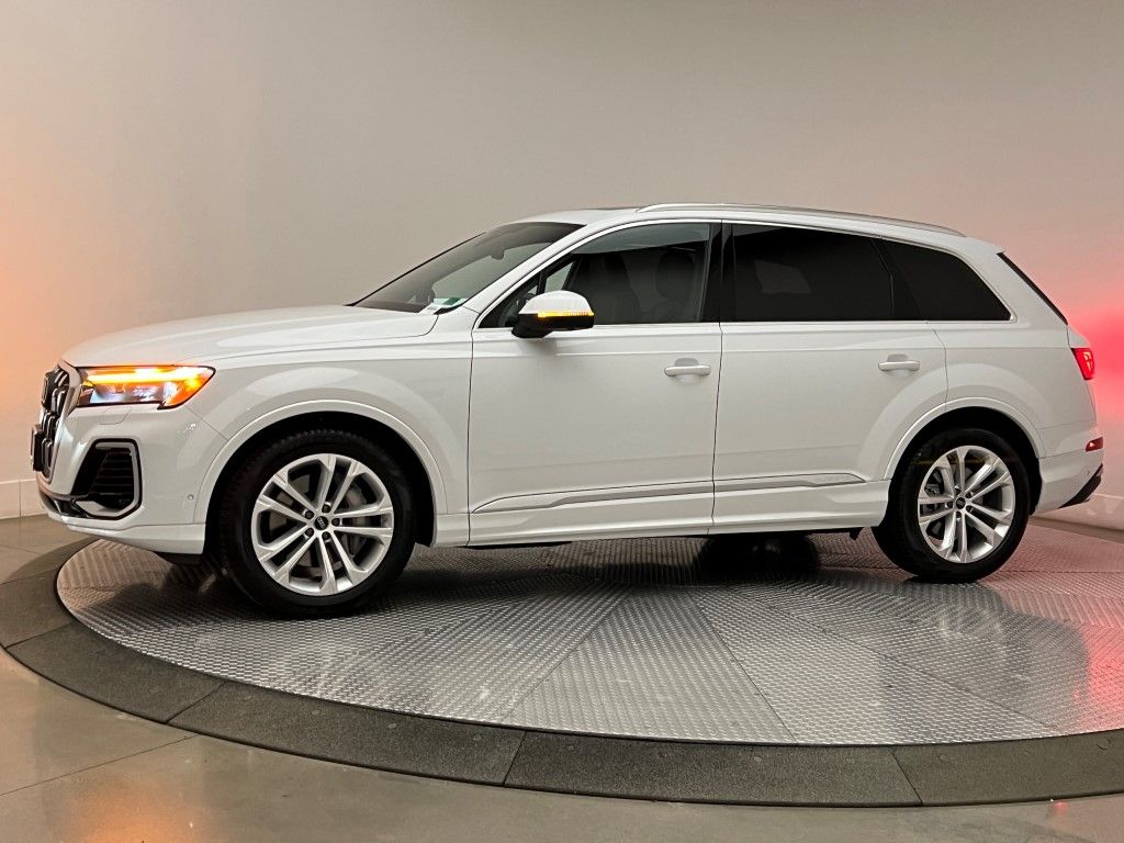 Thumbnail: 2025 Audi Q7 - 3