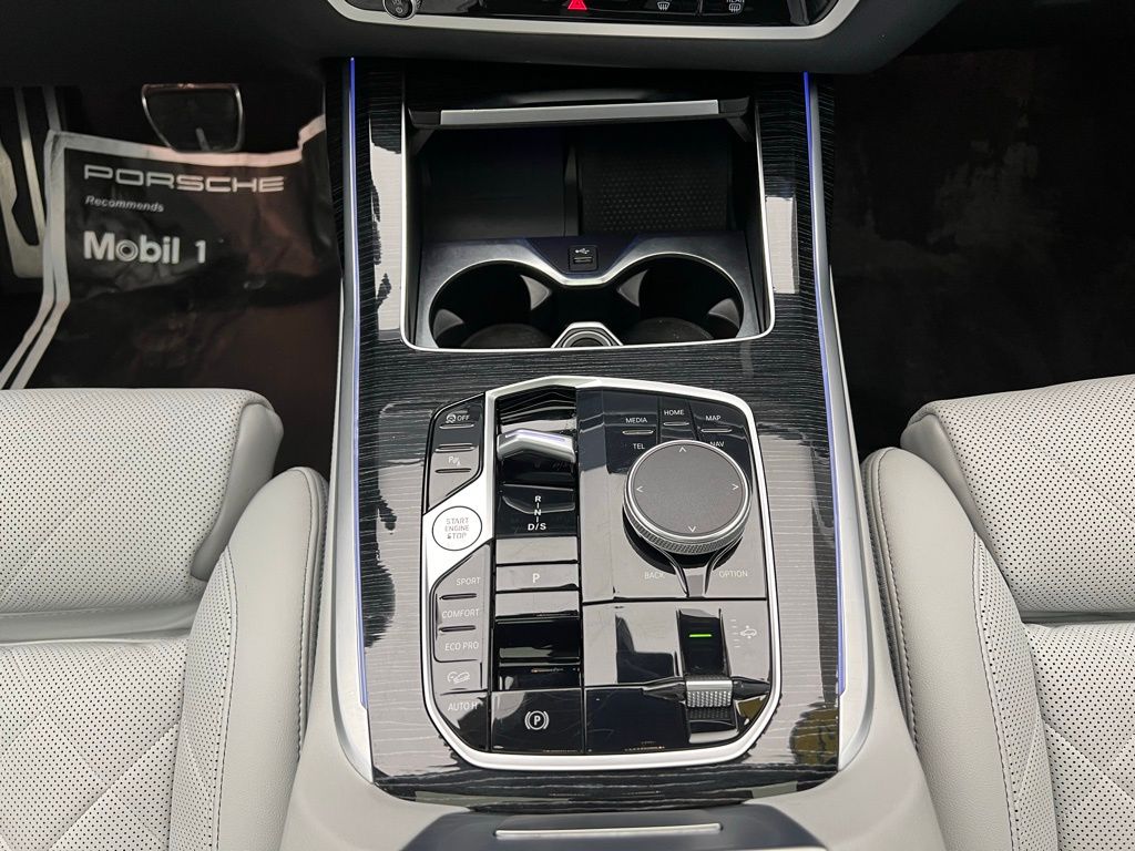 Thumbnail: 2023 BMW X7 - 13