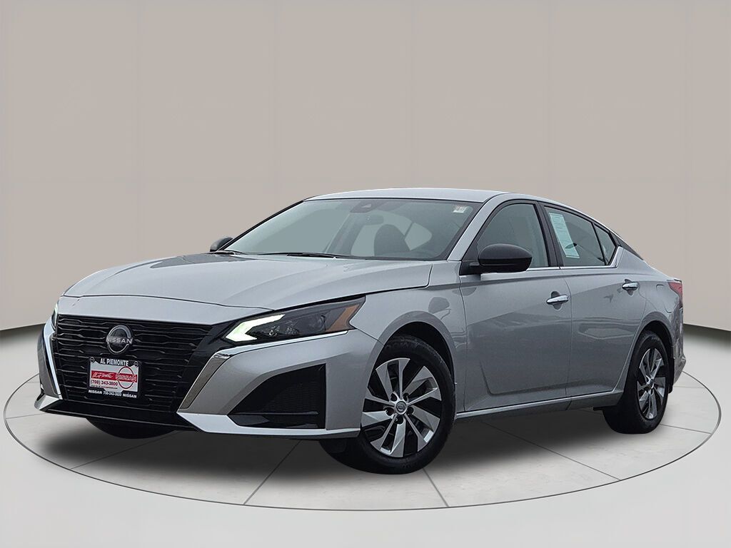 Brilliant Silver Metallic 2025 Nissan Altima Sedan Front-Wheel Drive Continuously Variable Transmission