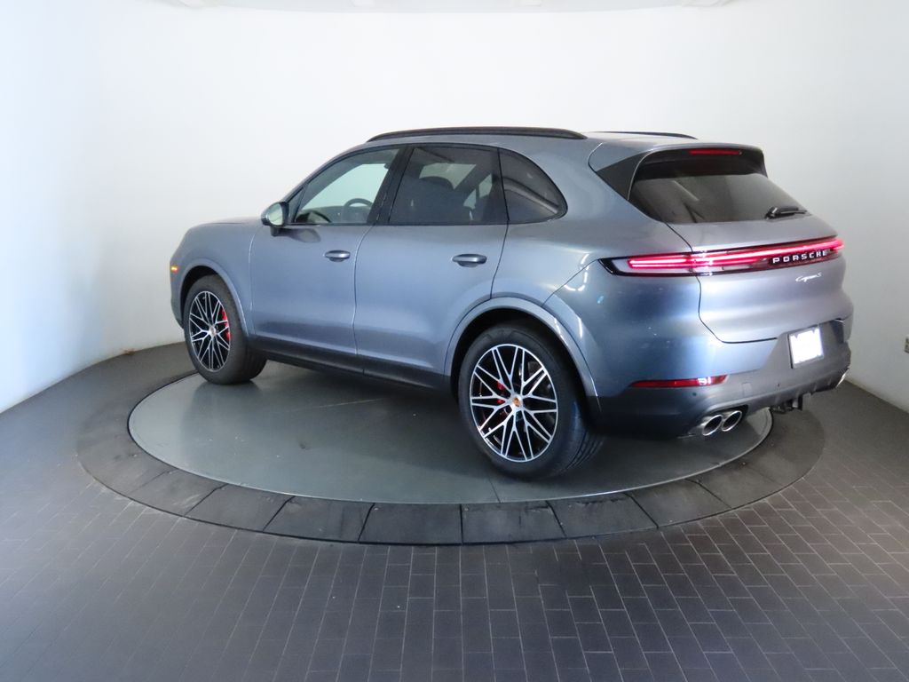 Thumbnail: 2026 Porsche Cayenne - 3