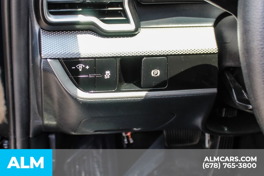 Used 2025 Black Kia LX image 31