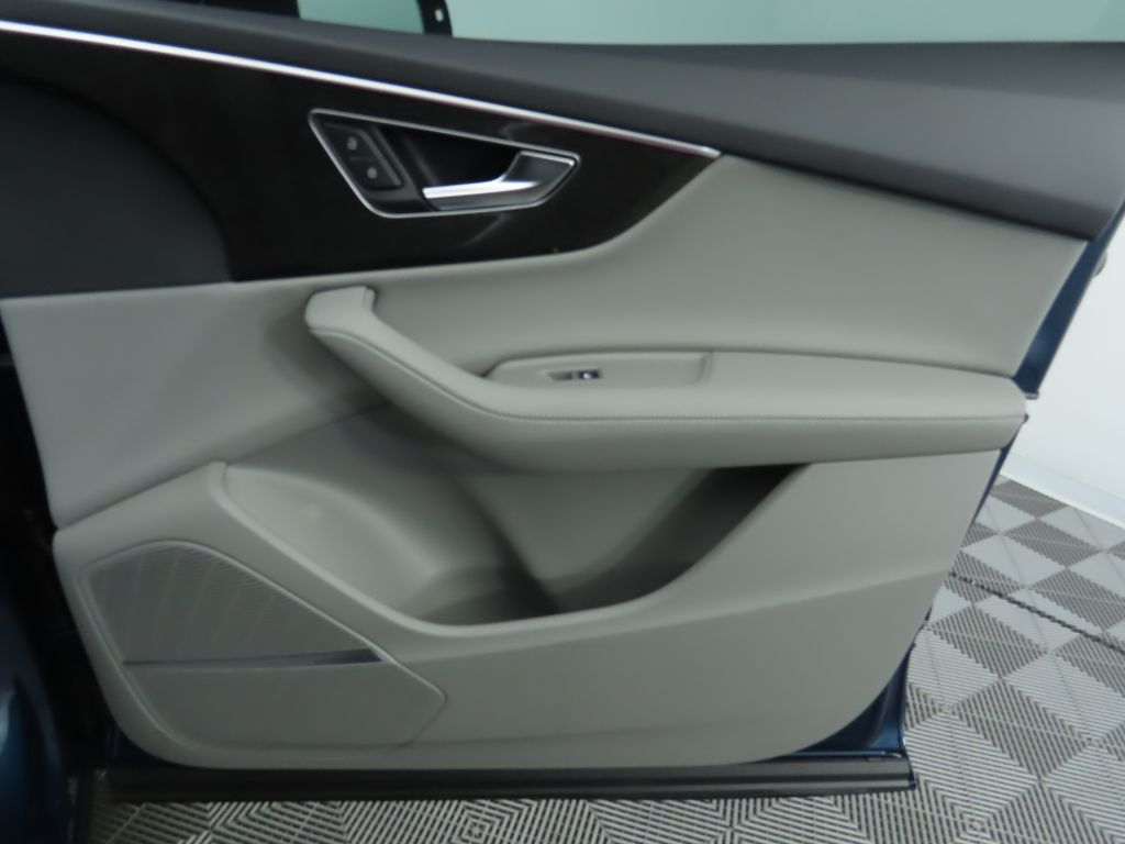 Thumbnail: 2022 Audi Q7 - 27
