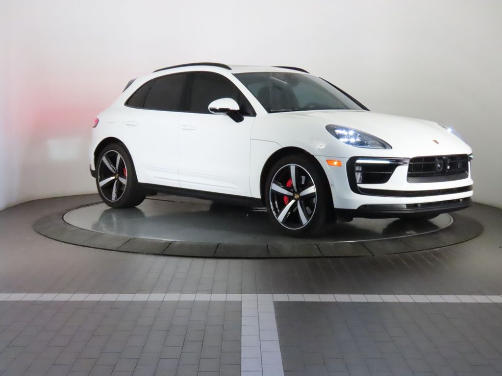 Thumbnail: 2024 Porsche Macan - 9