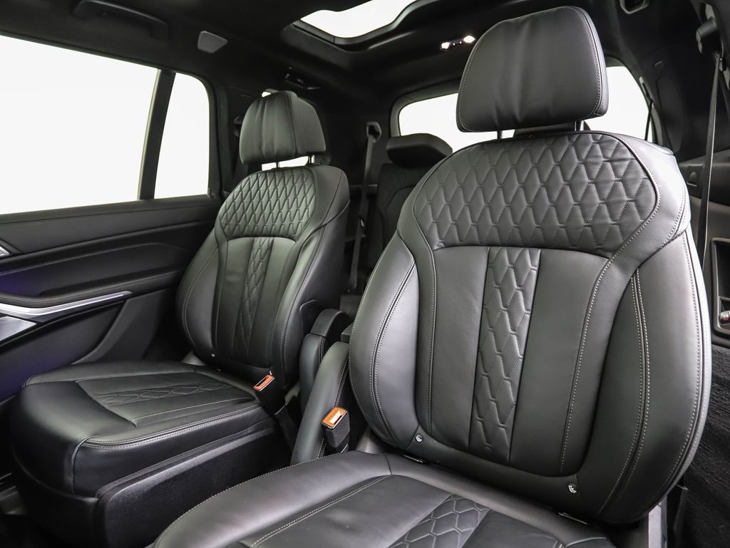 Thumbnail: 2024 BMW X7 - 23