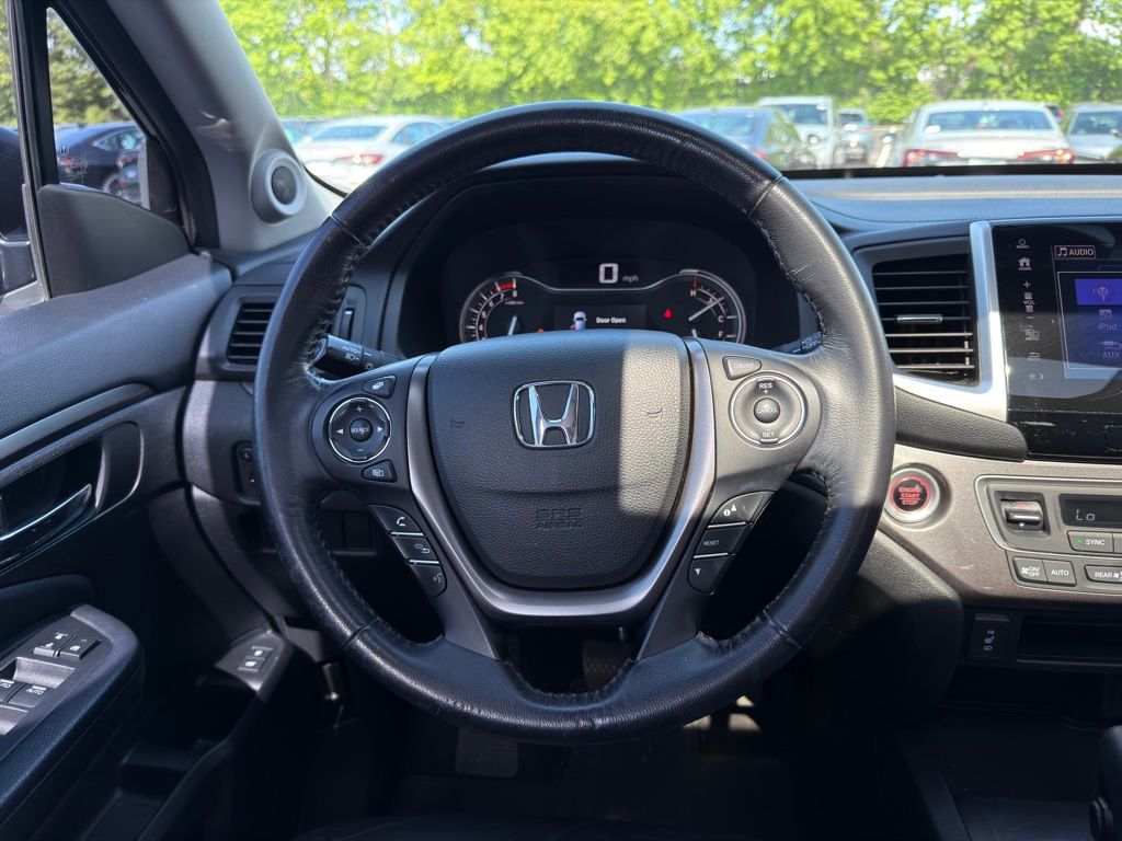 Thumbnail: 2017 Honda Pilot - 13