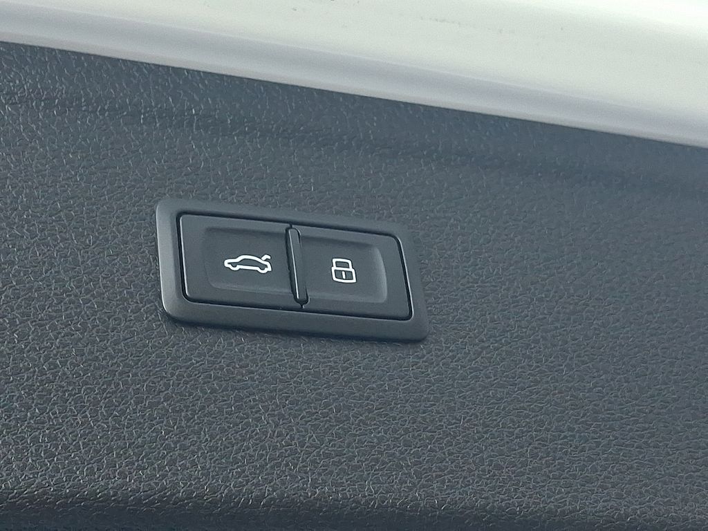 Thumbnail: 2018 Audi Q5 - 30