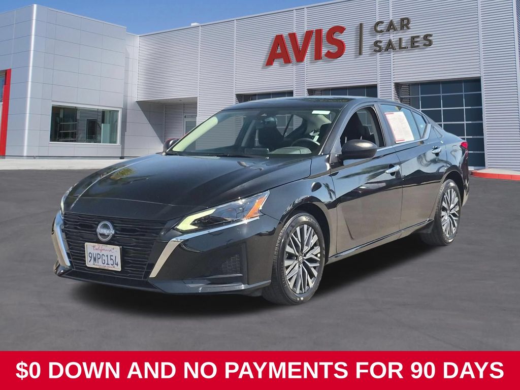 Black 2025 Nissan Altima Sedan All-Wheel Drive Continuously Variable Transmission