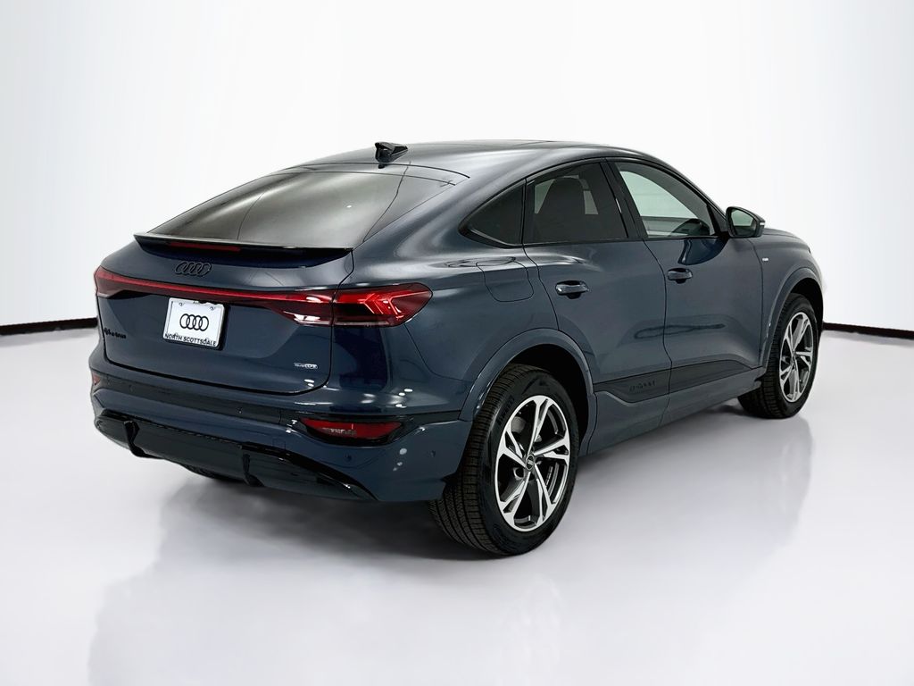 Thumbnail: 2027 Audi Q6 e-tron - 5