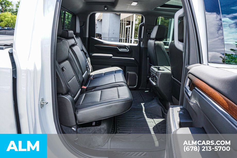 Used 2024 White GMC Denali image 23