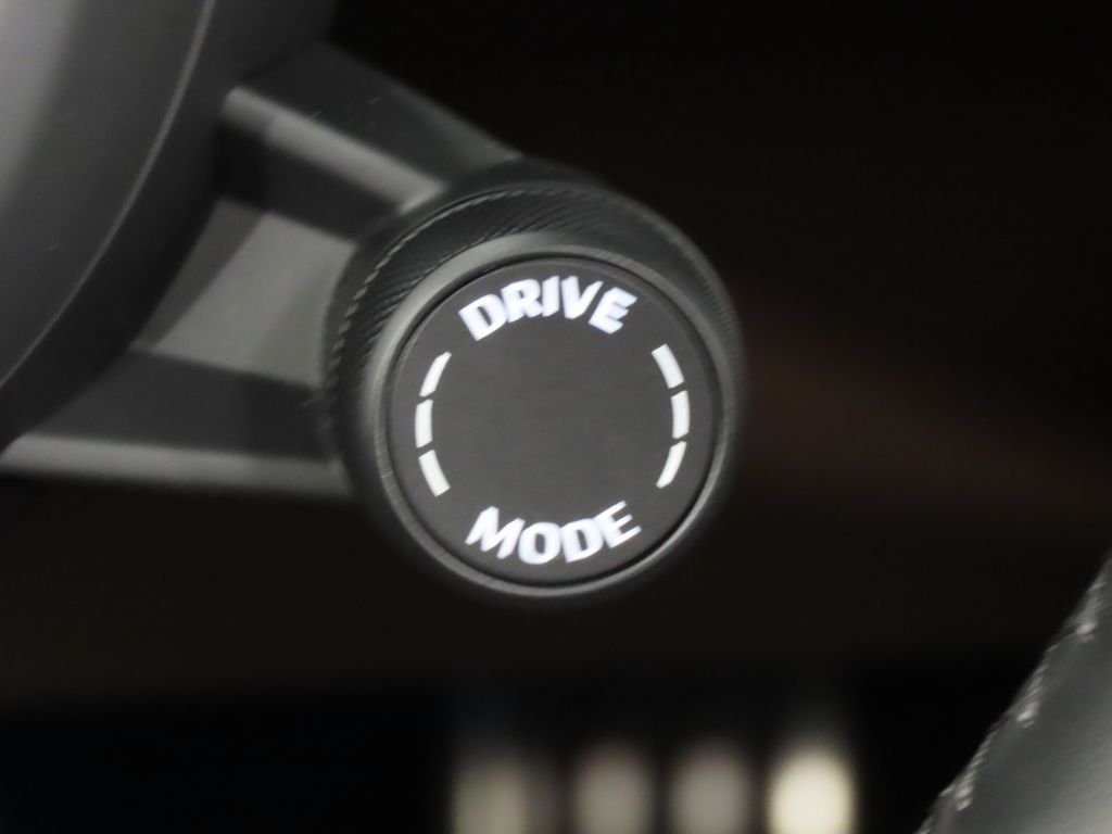 Thumbnail: 2024 Porsche Macan - 23