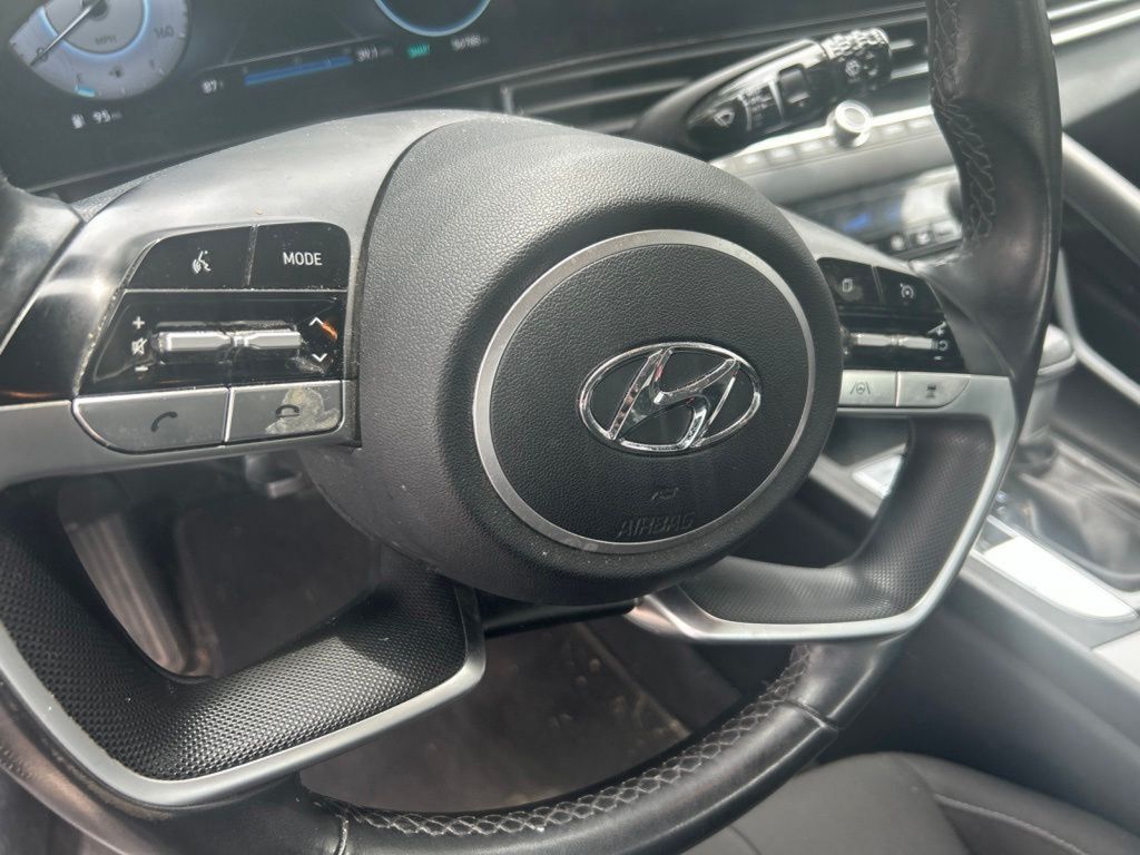 Used 2023 Silver Hyundai SEL image 7