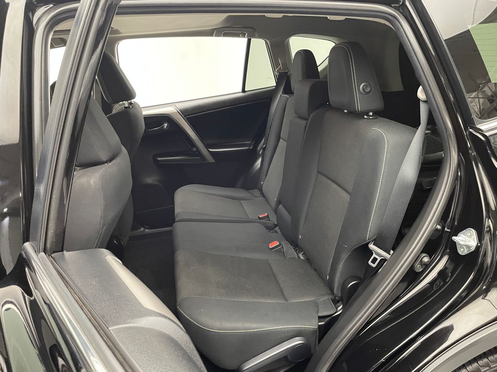 Thumbnail: 2018 Toyota RAV4 - 31