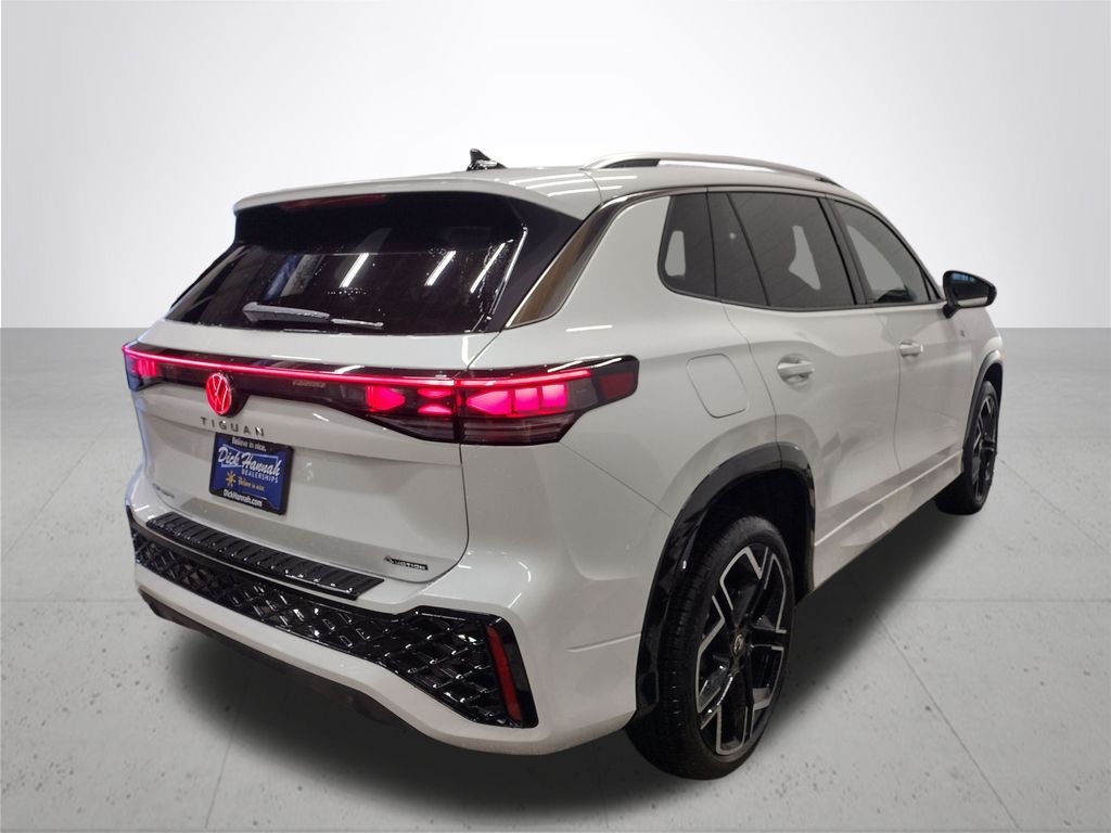 2026 Volkswagen Tiguan 2.0T SEL R-Line Turbo