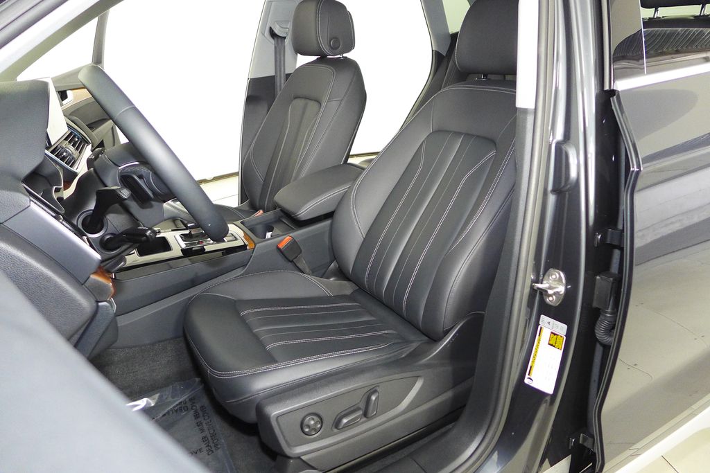 Thumbnail: 2023 Audi Q5 - 21