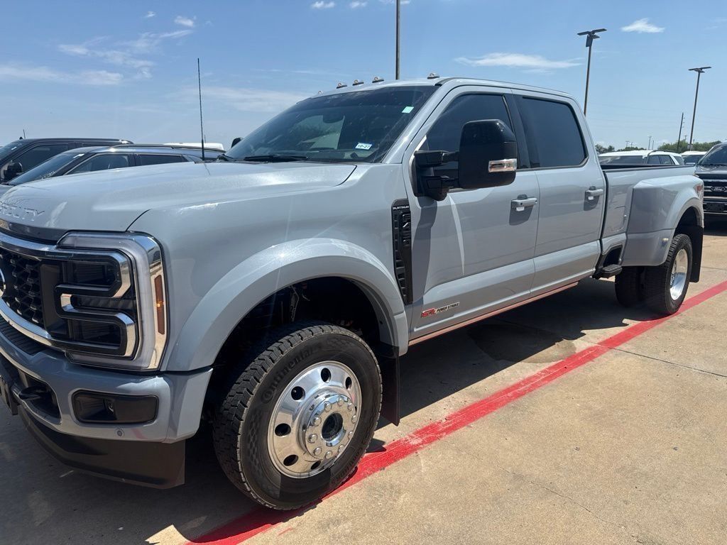 2026 Ford F-450 Super Duty Platinum Crew Cab LB DRW 4WD