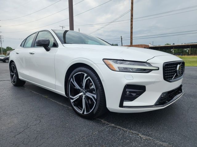  2024 Volvo S60 B5 Plus Dark Theme AWD   