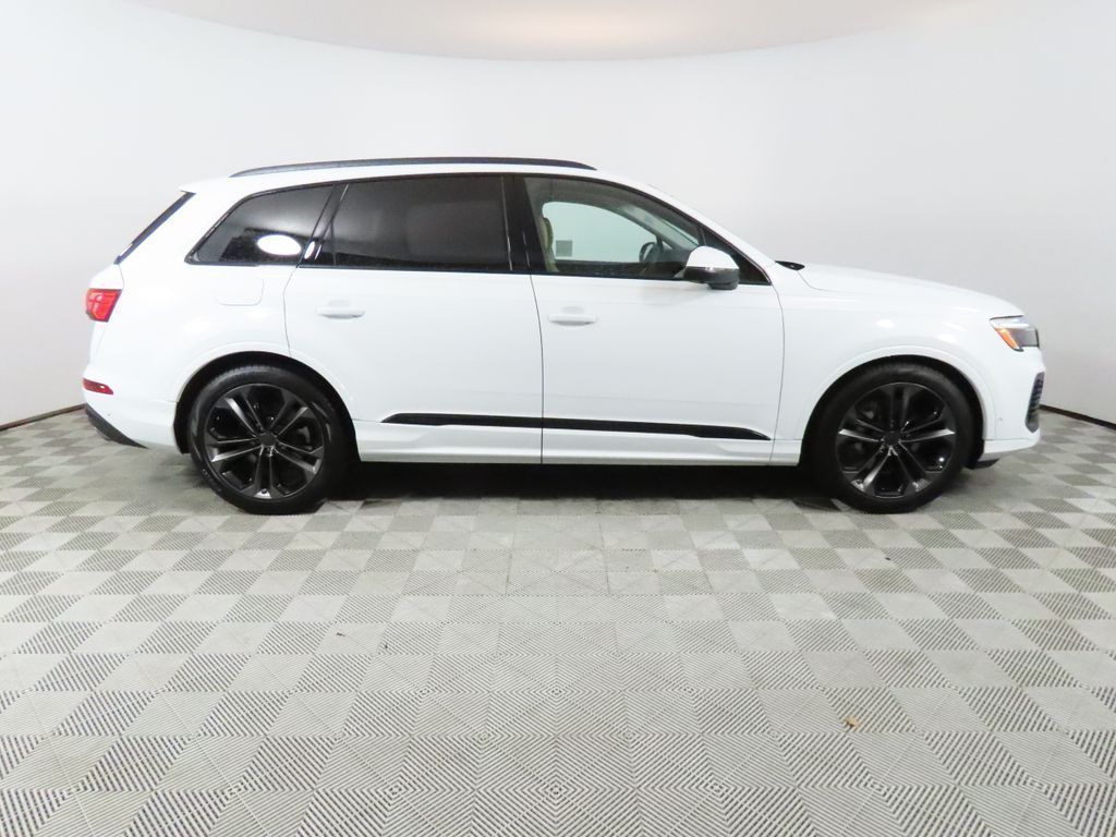 Thumbnail: 2026 Audi Q7 - 6