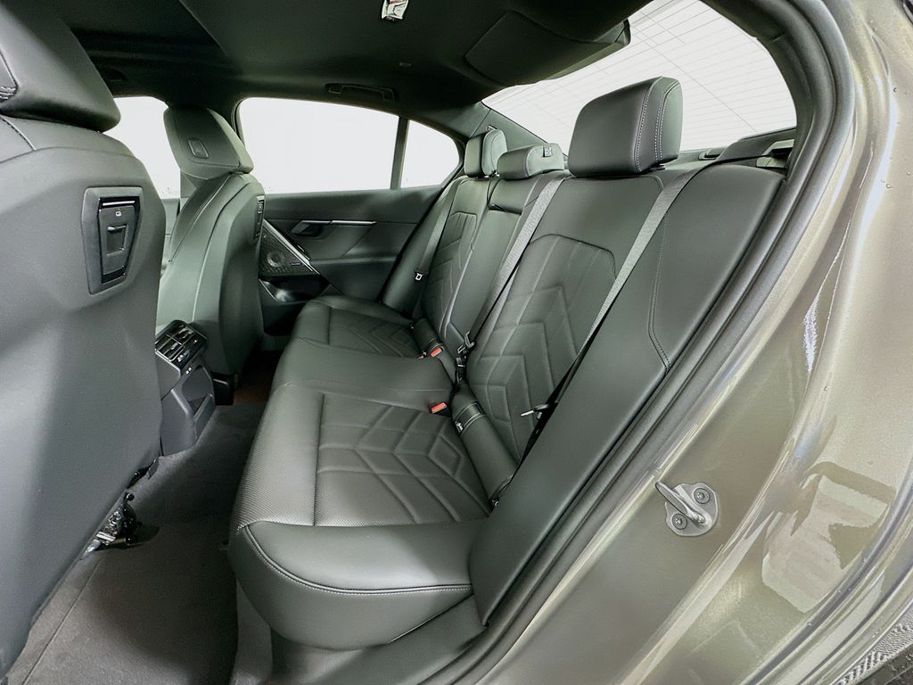 Thumbnail: 2026 BMW 5 Series - 17