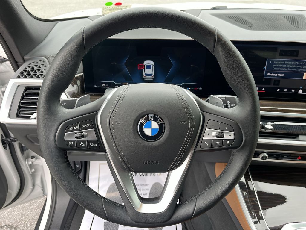 Thumbnail: 2024 BMW X5 - 14