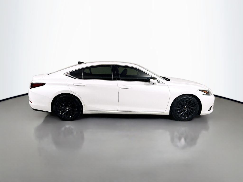 Thumbnail: 2021 Lexus ES - 4