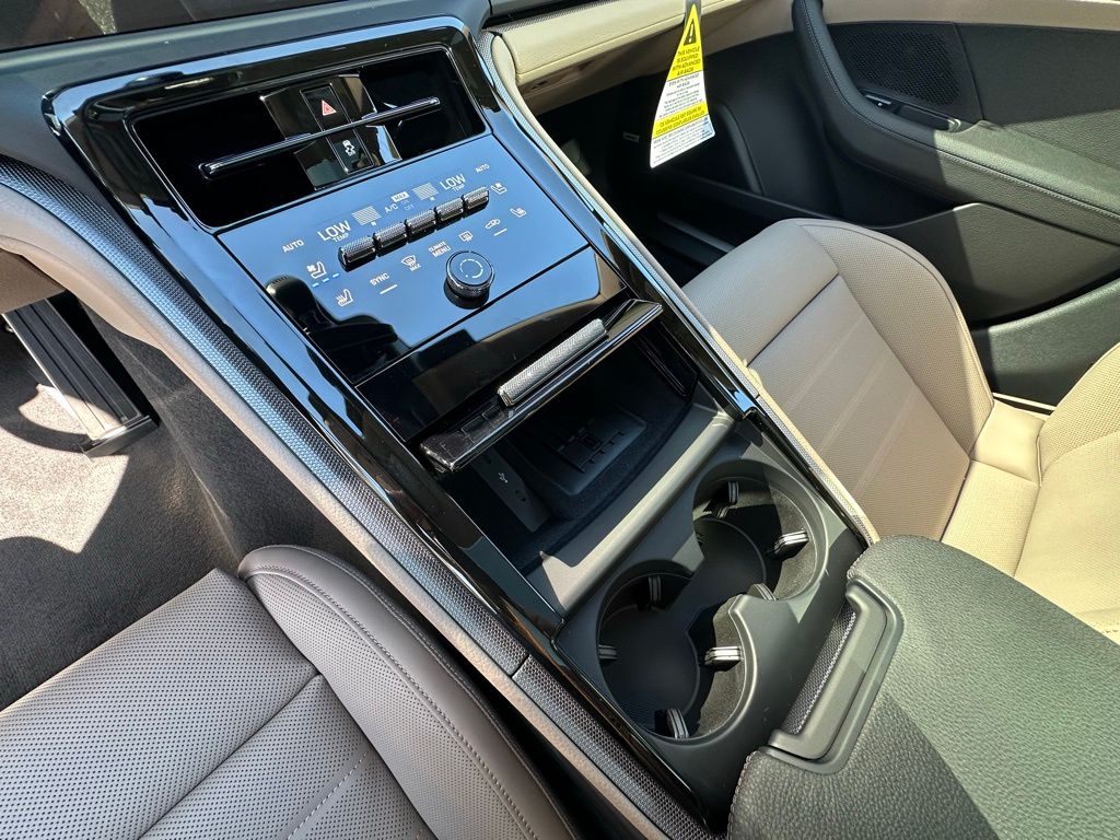 Thumbnail: 2026 Porsche Panamera - 29