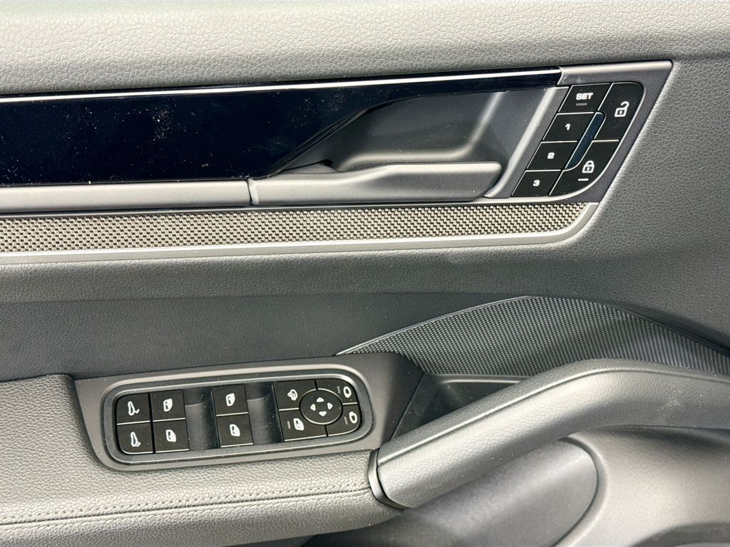 Thumbnail: 2026 Porsche Cayenne - 24