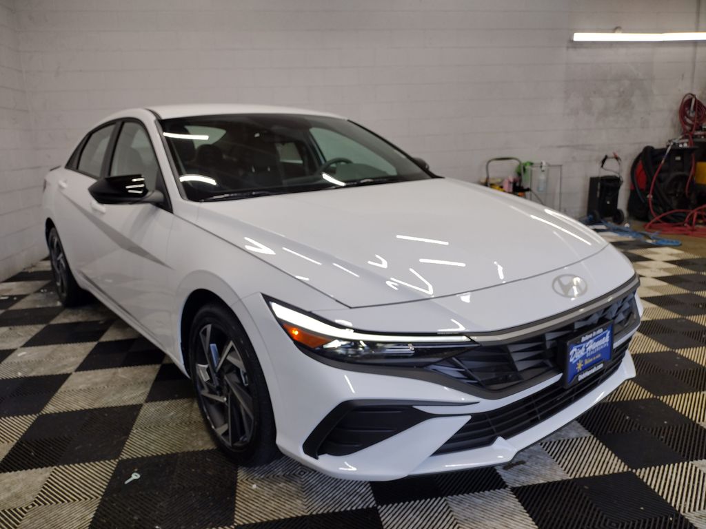 2025 Hyundai Elantra SEL Sport