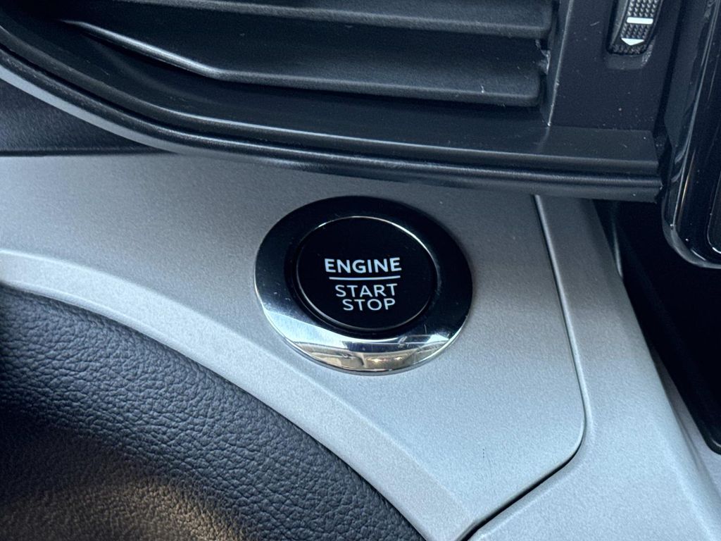 Used 2023 Ford Explorer XLT 4D Sport Utility