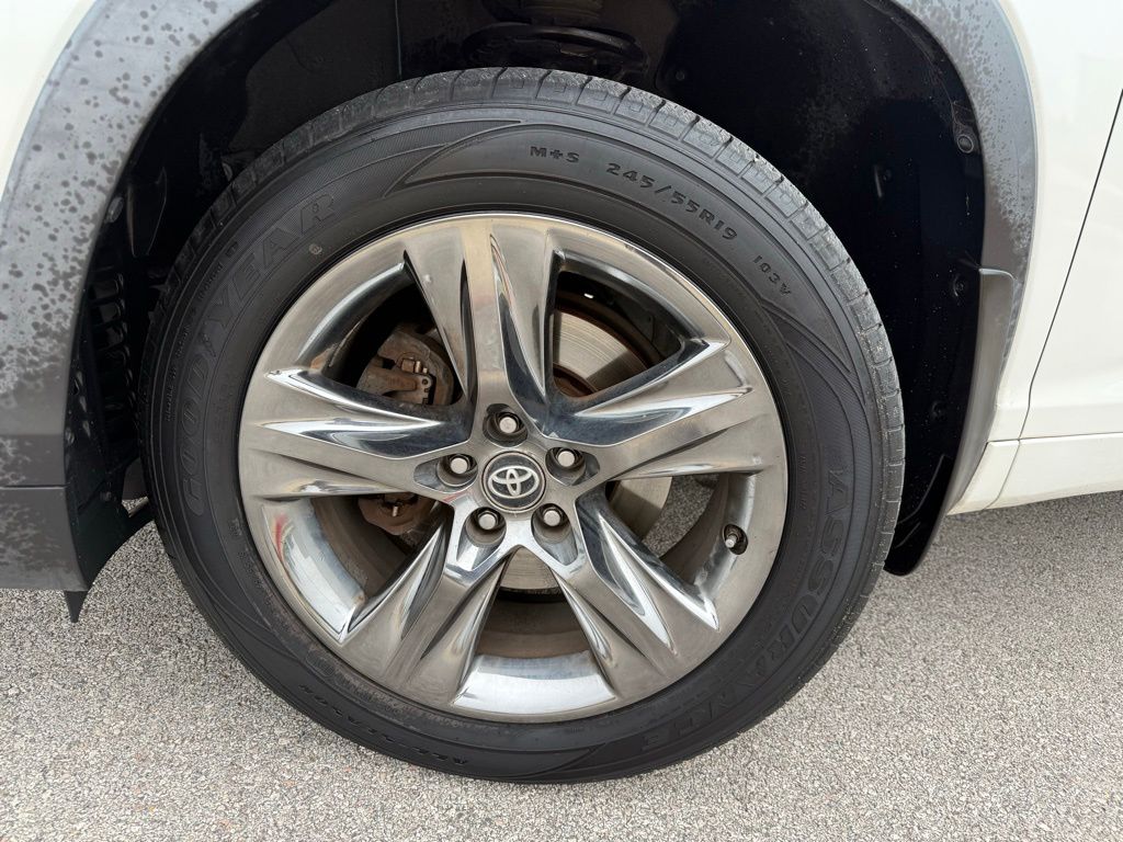 Thumbnail: 2018 Toyota Highlander - 9