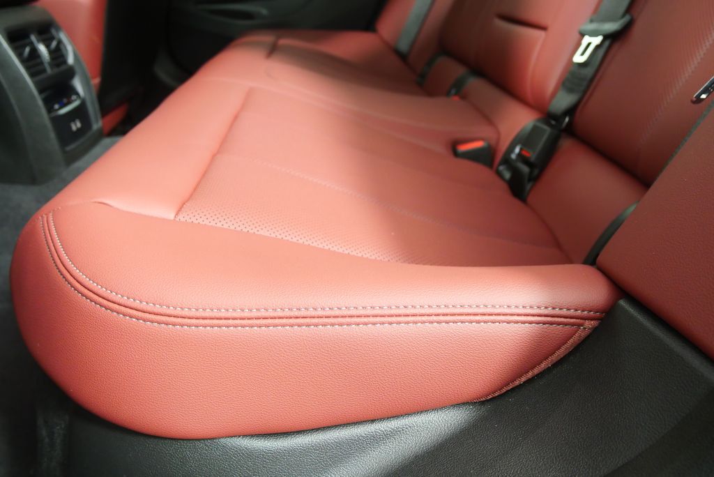 Thumbnail: 2024 BMW 3 Series - 14