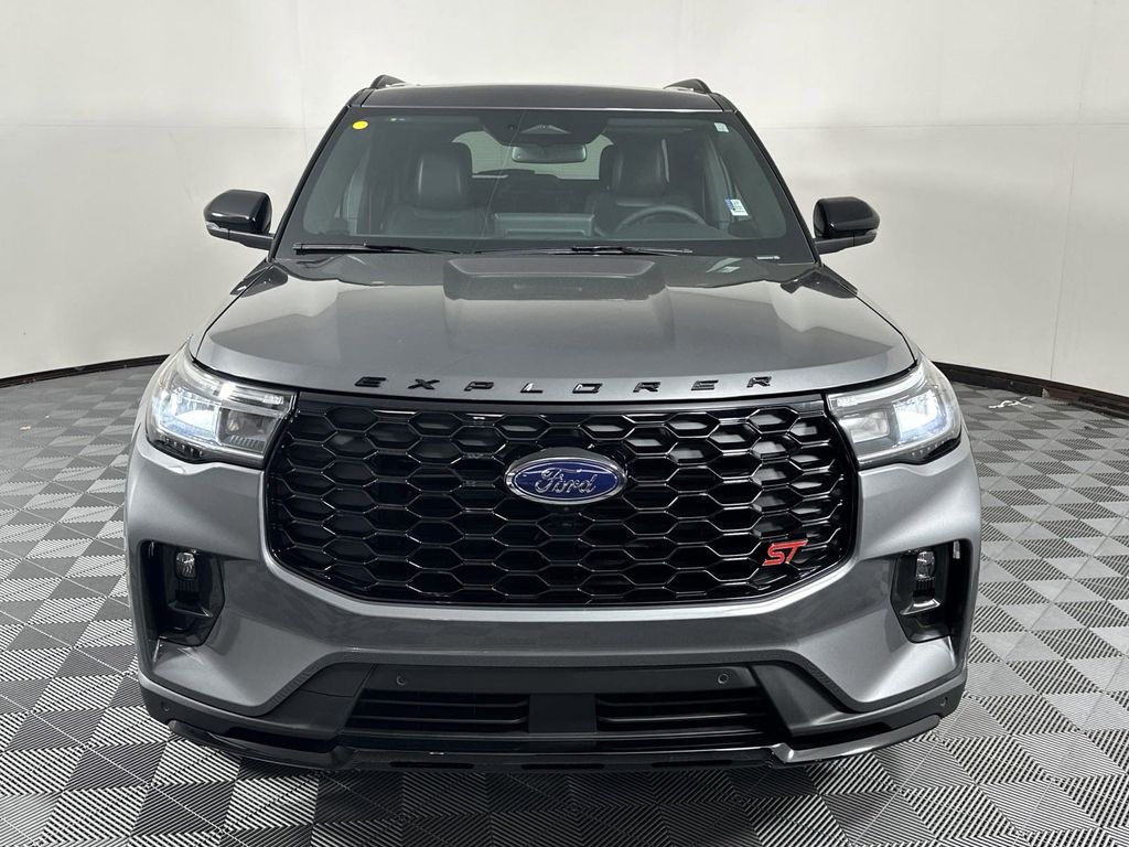 2025 Ford Explorer ST 2