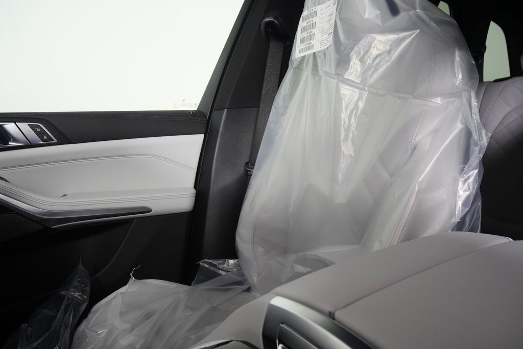 Thumbnail: 2026 BMW X5 - 23