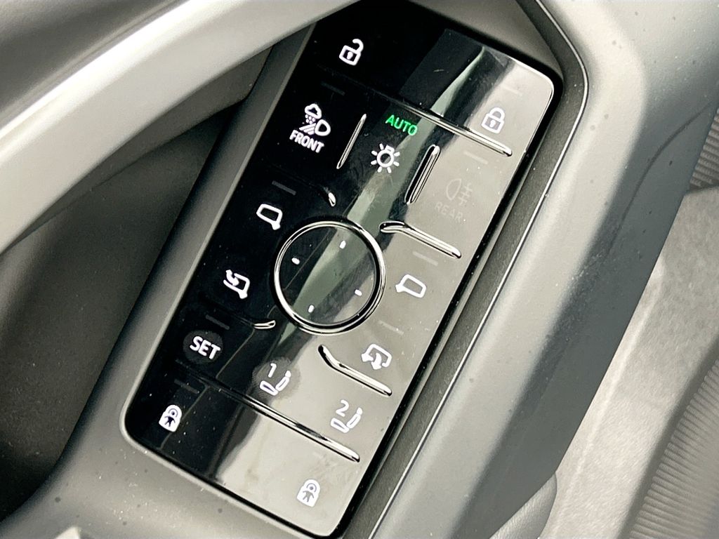 Thumbnail: 2025 Audi Q5 - 23