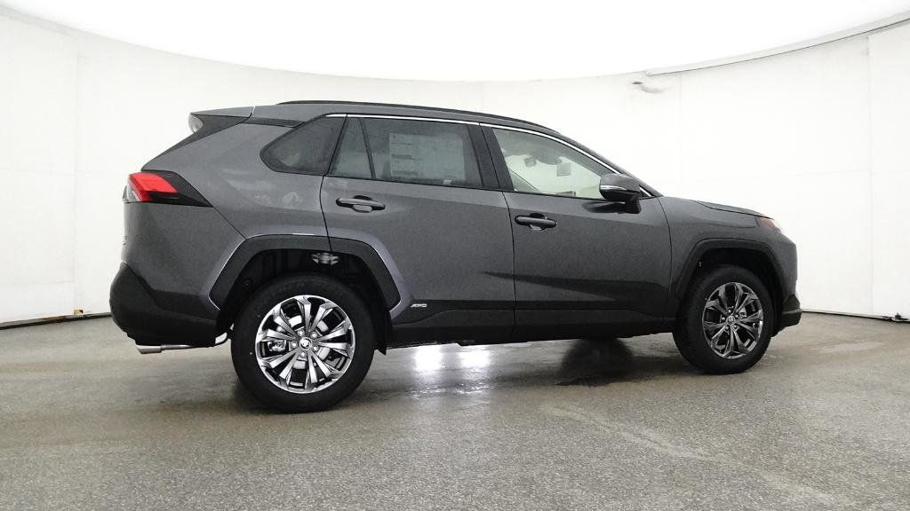 Thumbnail: 2025 Toyota RAV4 - 16