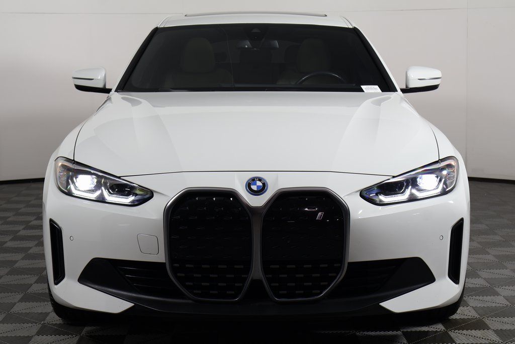 Thumbnail: 2023 BMW i4 - 2