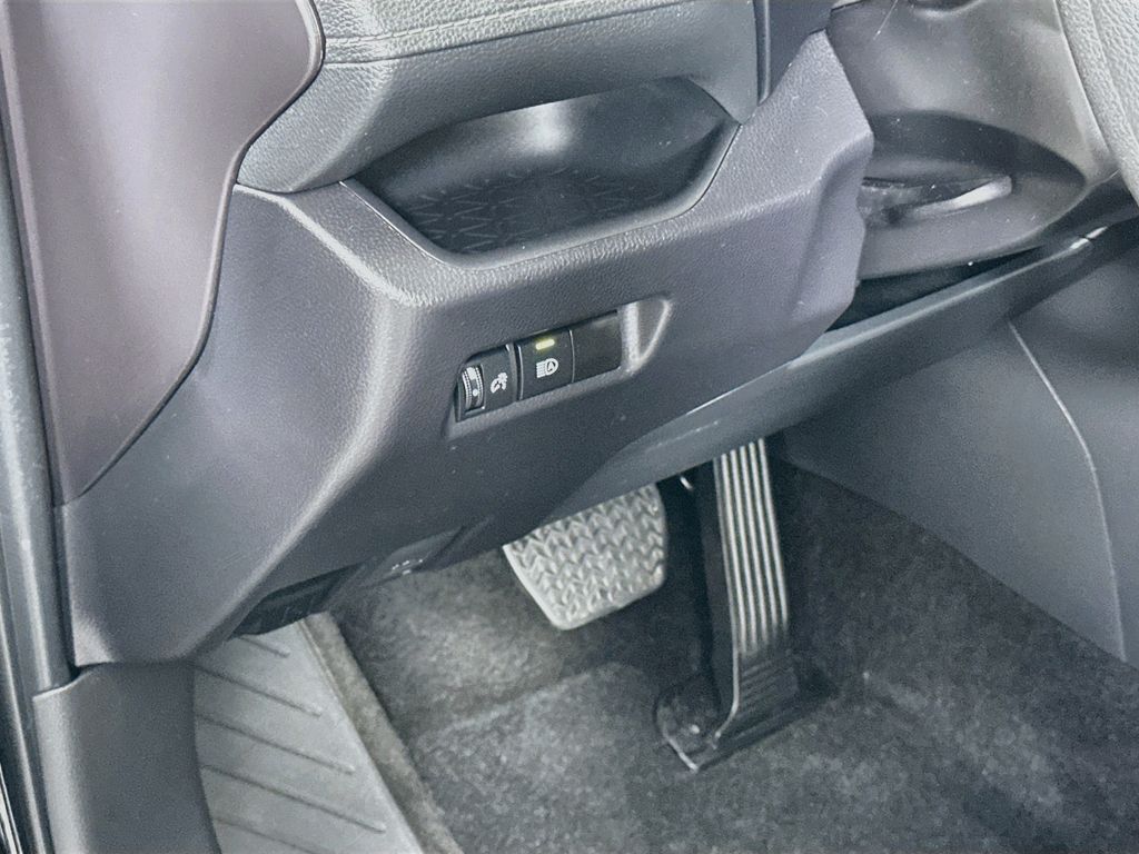 Thumbnail: 2025 Toyota RAV4 - 10