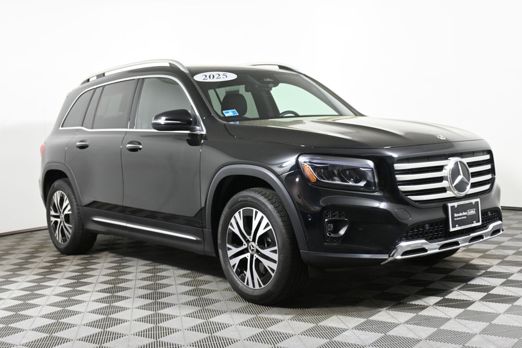 2025 Mercedes-Benz GLB 250 8
