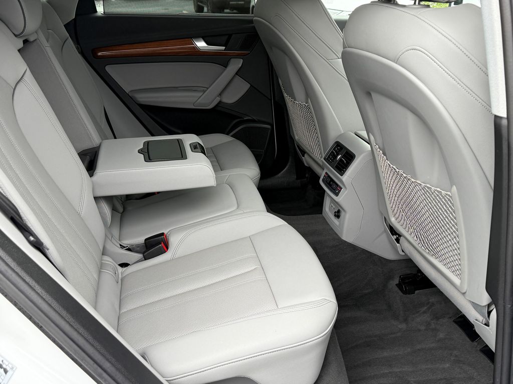 Thumbnail: 2023 Audi Q5 - 17