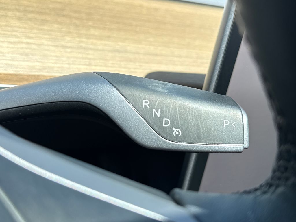 Used 2023  Tesla Base image 19