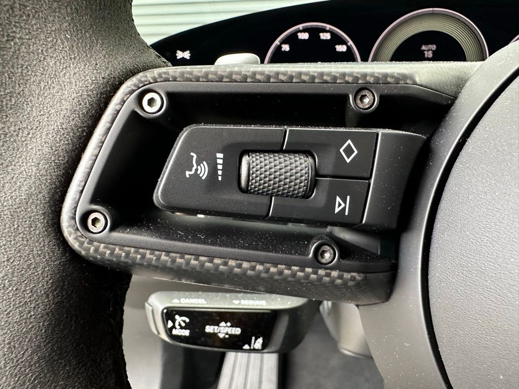 Thumbnail: 2025 Porsche Taycan - 18